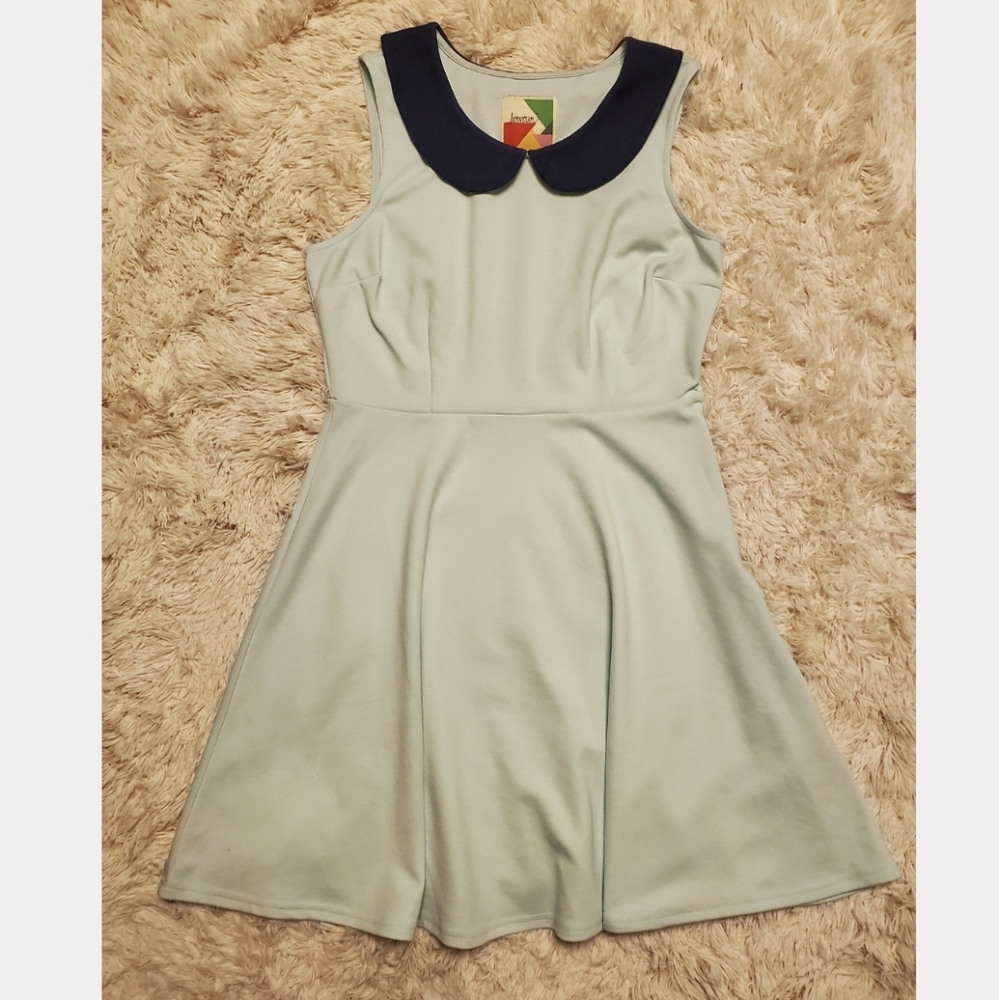 Sleeveless blue dress